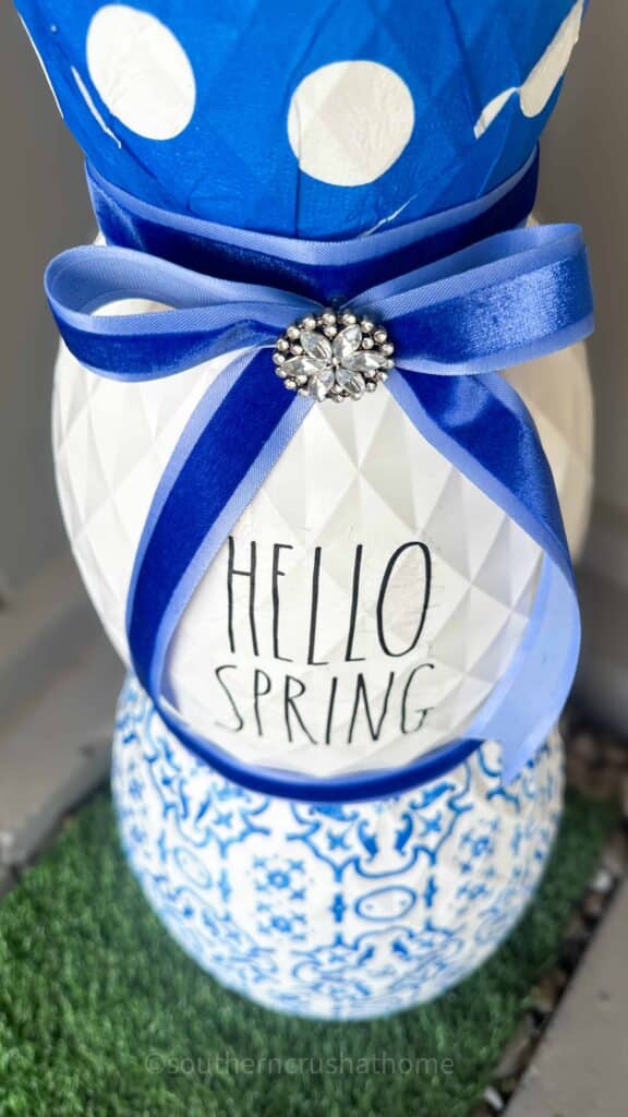 close up of DT Stacked Easter Egg Topiary