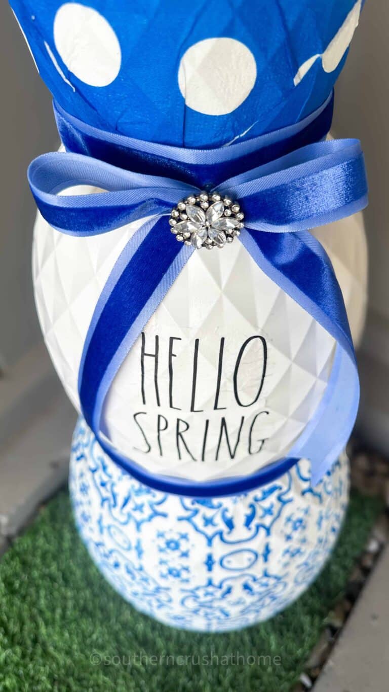 close up of DT Stacked Easter Egg Topiary