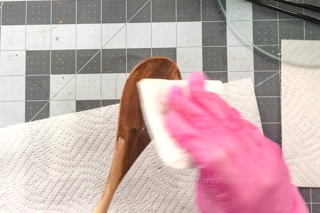 staining wooden spoon