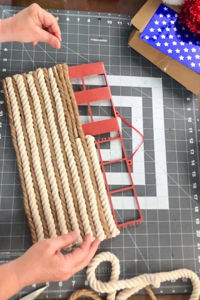 add natural jute rope in place of blue section