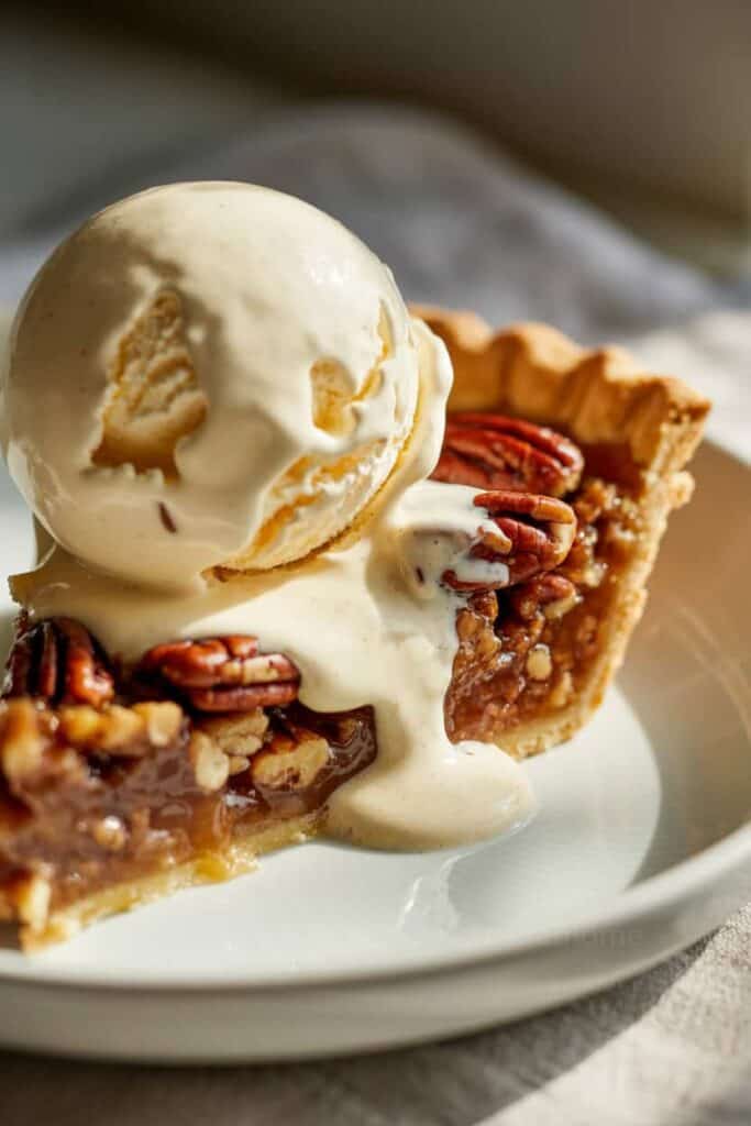 hot maple pecan pie a la mode