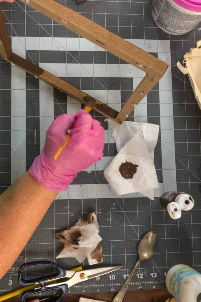staining frame