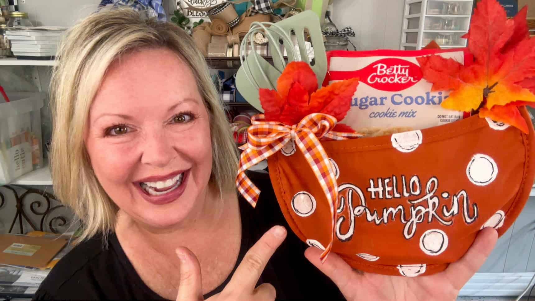 Melanie Ferguson Pumpkin Pot Holder DIY Gift