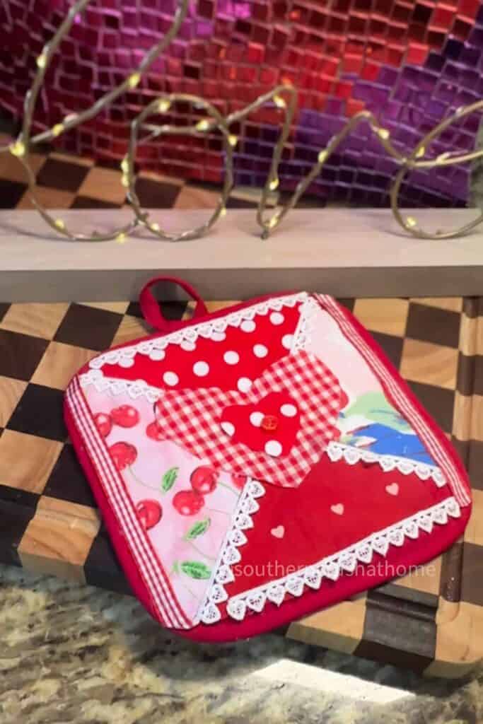 patchwork quilt pot holder