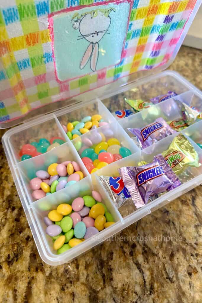 candy filled snackle box