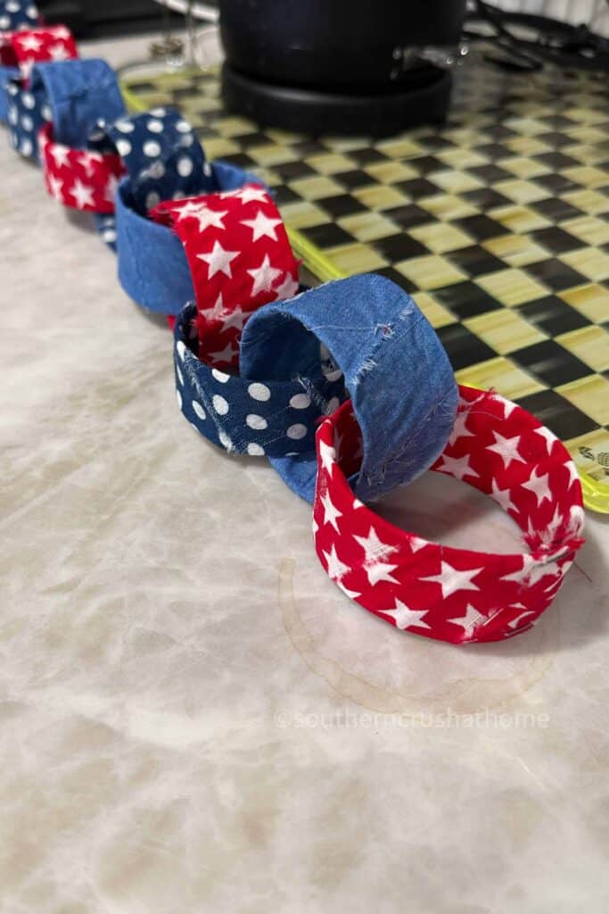DT Patriotic Home Decor Chopping Mats garland
