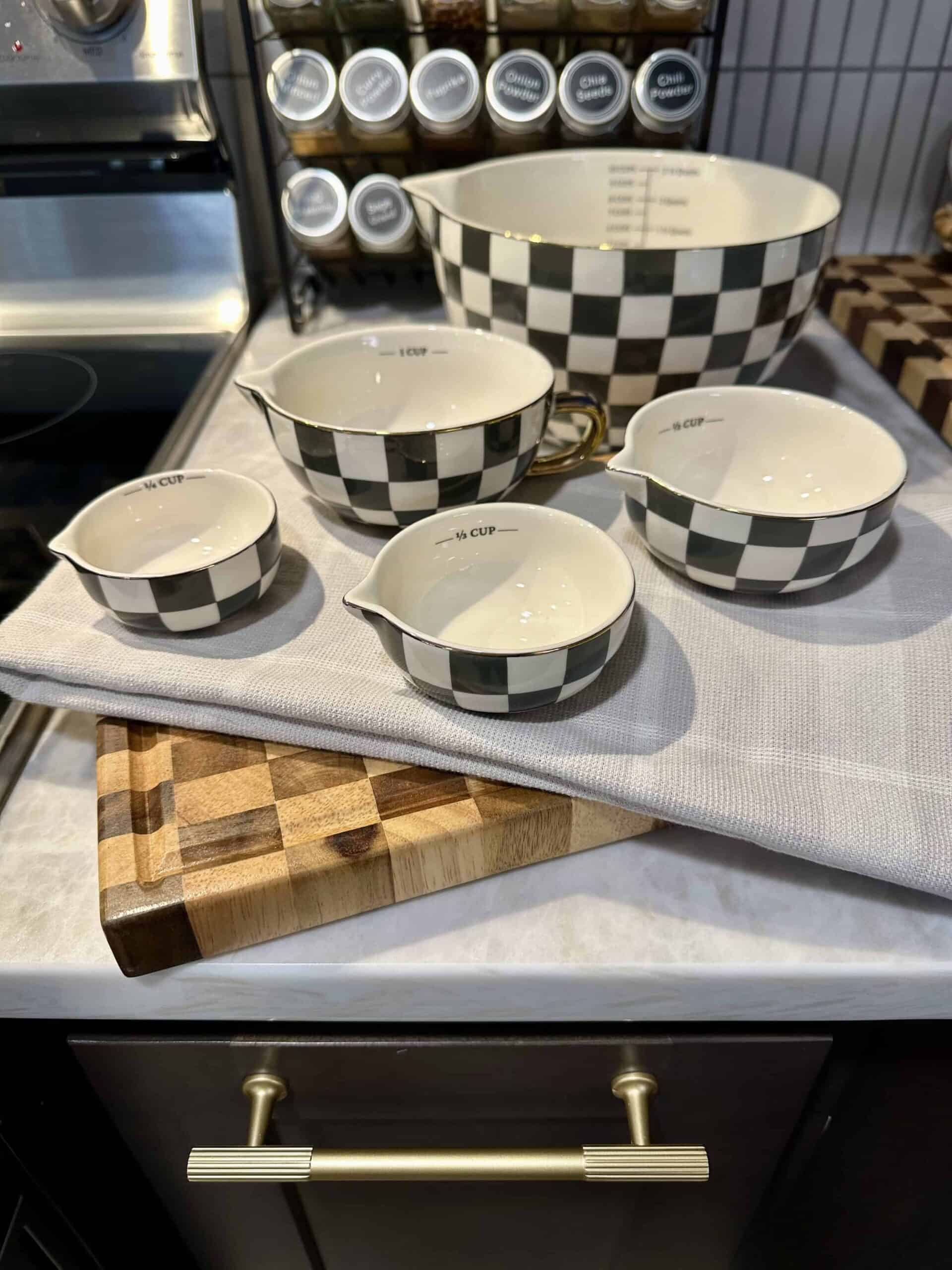 checkered mixing bowls