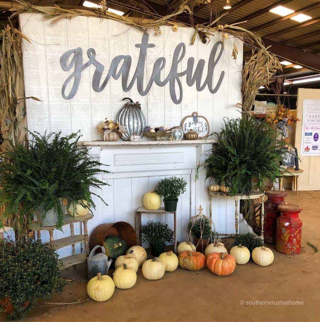 vintage market days fall entrance